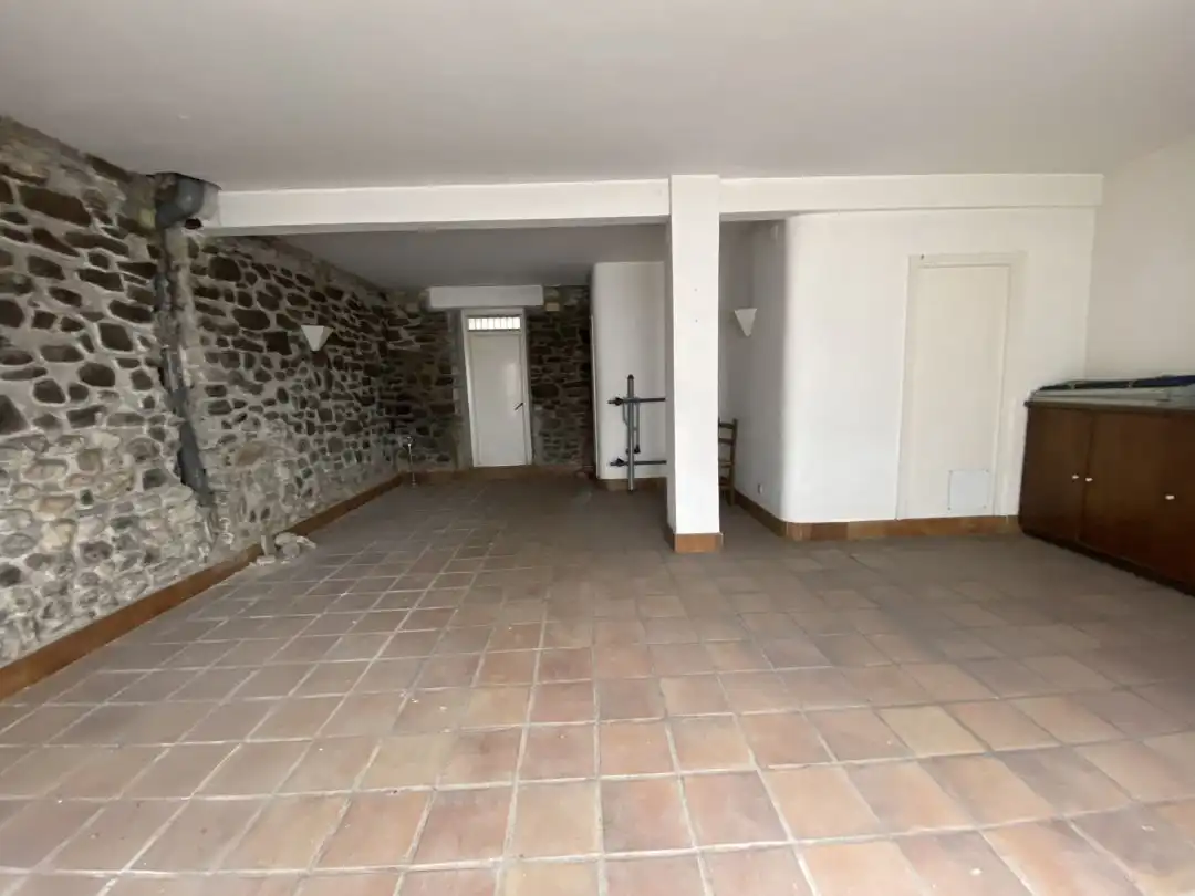 Commercial properties for sale in Bergara