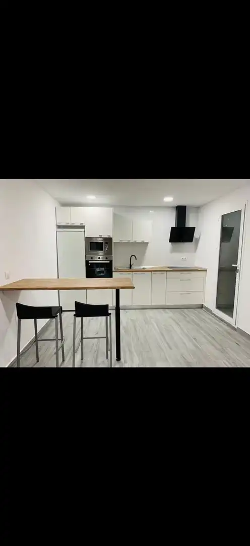 Cuina de Pis de lloguer en  Almería Capital amb Aire condicionat i Moblat