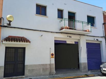 Vista exterior de Casa adosada en venda en Valls amb Calefacció i Terrassa