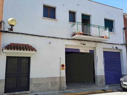 Vista exterior de Casa adosada en venda en Valls amb Terrassa