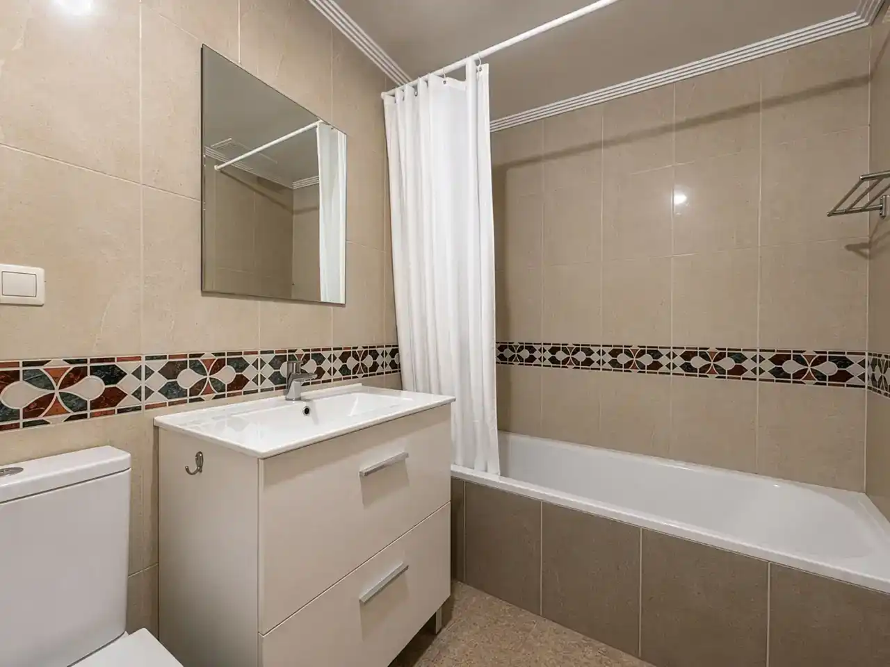 Baño de Piso en venta en Orihuela con Aire acondicionado, Piscina y Balcón