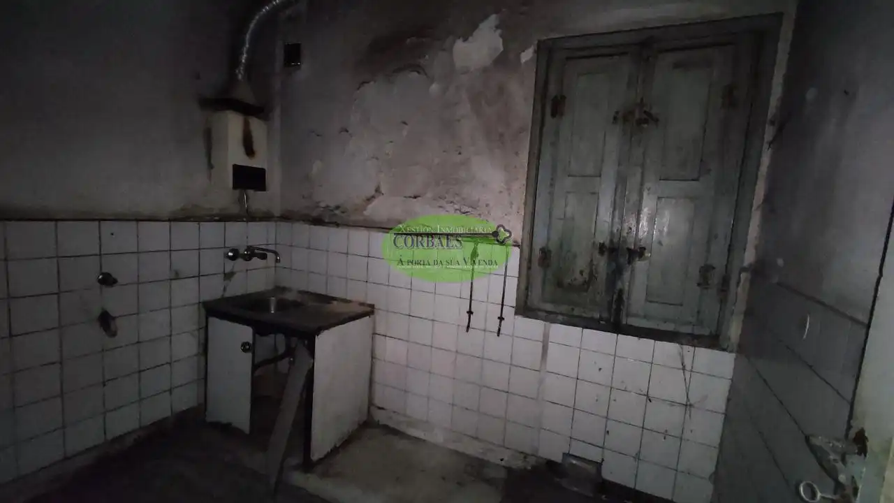 Cocina de Edificio en venta en Ourense Capital 