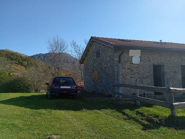 Casa-chalet en Venta en Lugar Bermiego en Quirós