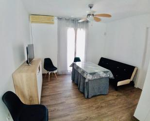 Living room of Flat to rent in  Granada Capital  with Air Conditioner and Balcony