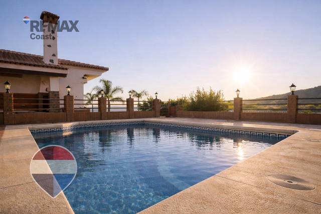 Casa-chalet en Alquiler en Polígono DS DISEMINADOS Parcela 51 en Benagalbón