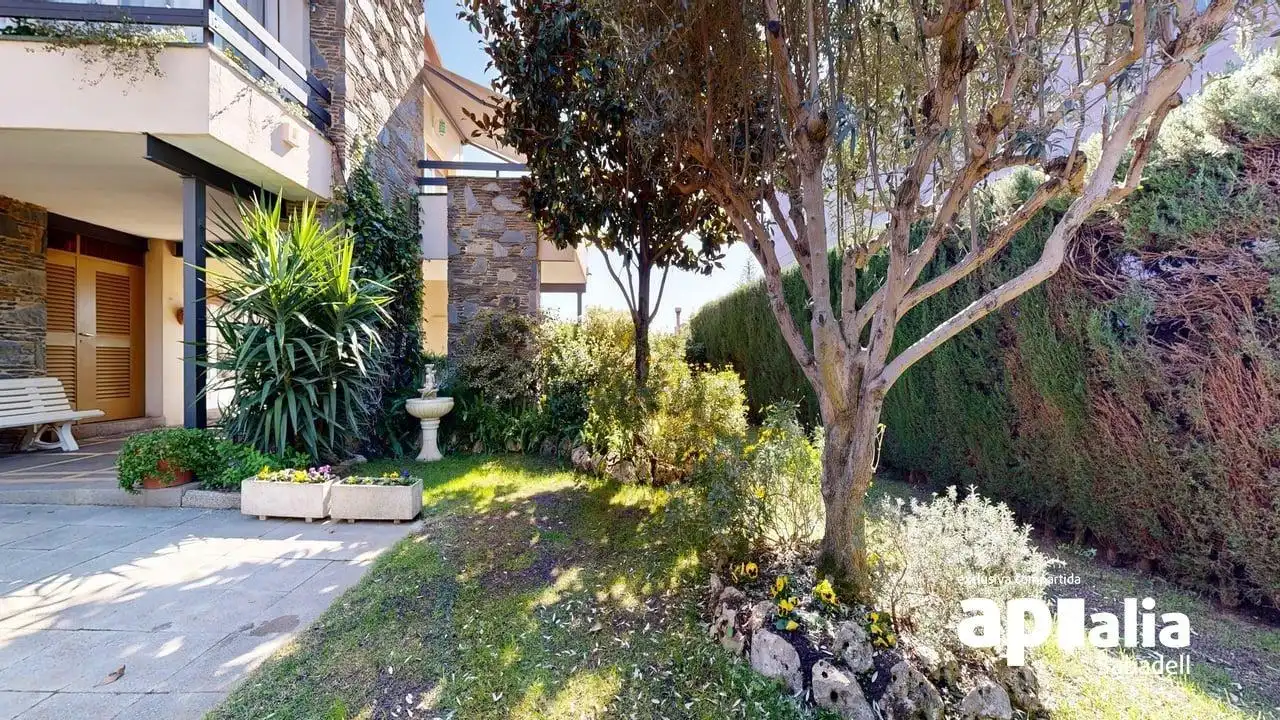 Jardí de Casa o xalet en venda en Barberà del Vallès amb Calefacció, Jardí privat i Terrassa