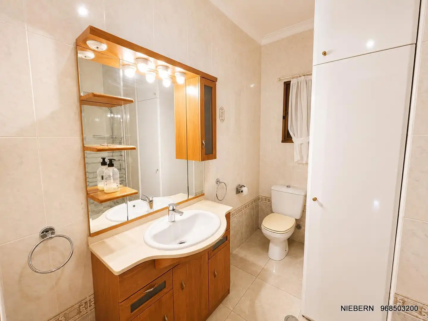 Baño de Piso de alquiler en Cartagena con Aire acondicionado, Amueblado y Horno