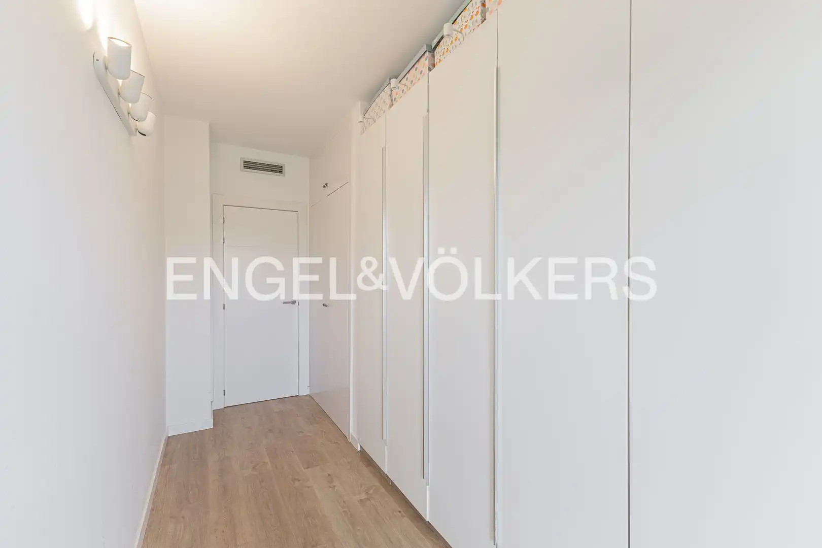 Piso en venta en Sant Joan Despí con Aire acondicionado, Calefacción y Parquet