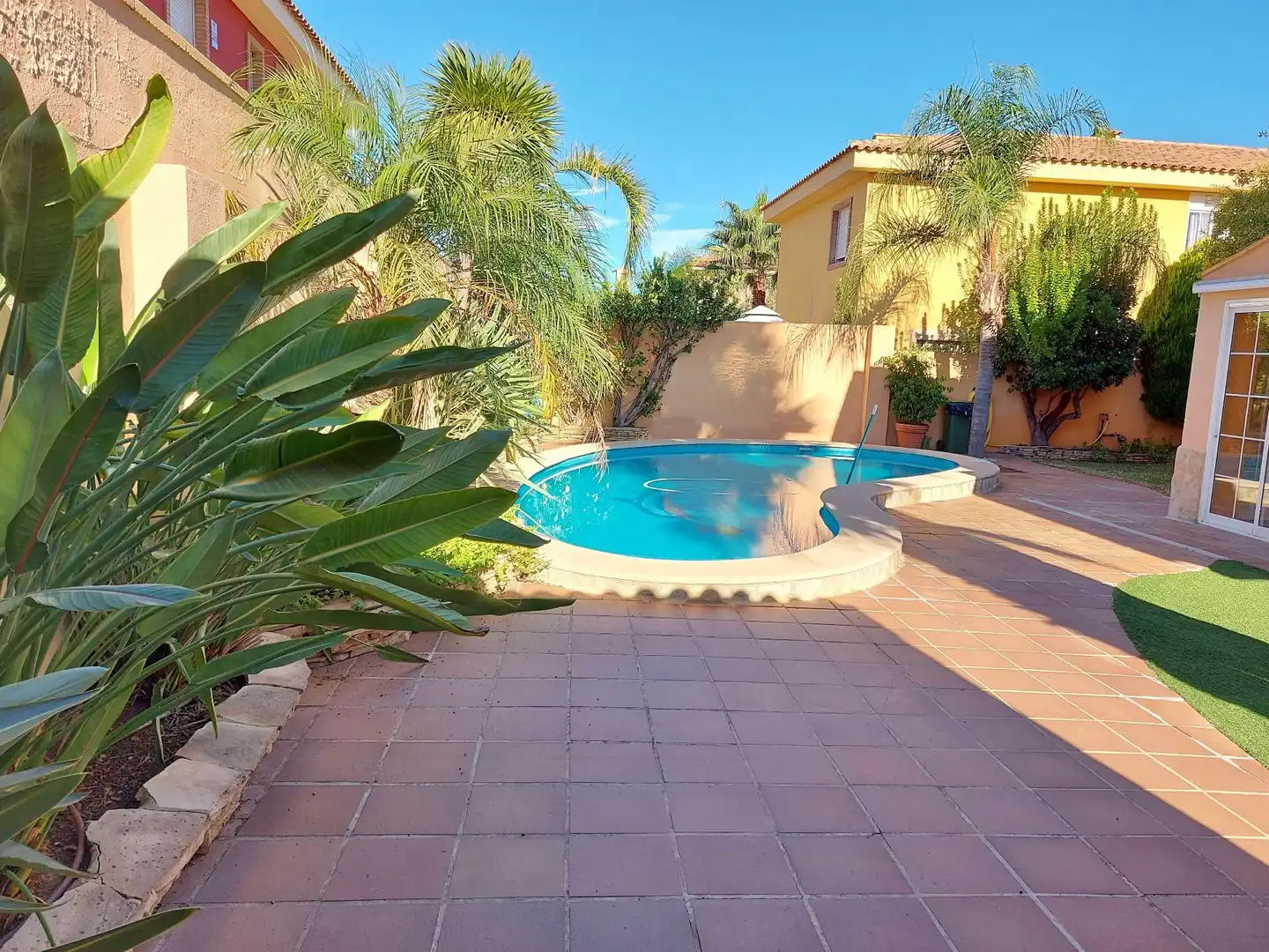 Swimming pool of Houses for sale in La Pobla de Vallbona  with Air Conditioner, Heating and Private garden