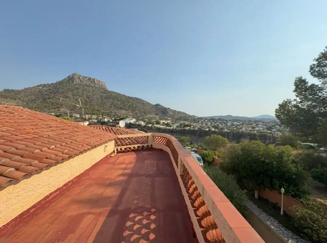 Vista exterior de Casa o xalet en venda en Calpe / Calp amb Aire condicionat, Calefacció i Jardí privat