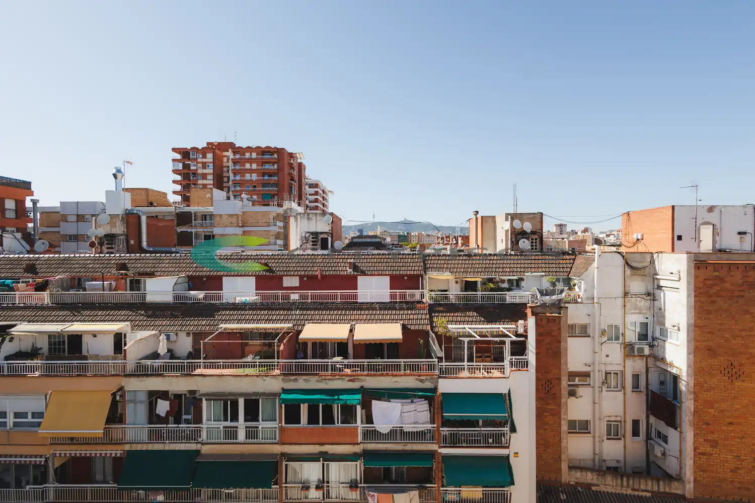 Exterior view of Flat for sale in Barcelona  with Air Conditioner and Oven