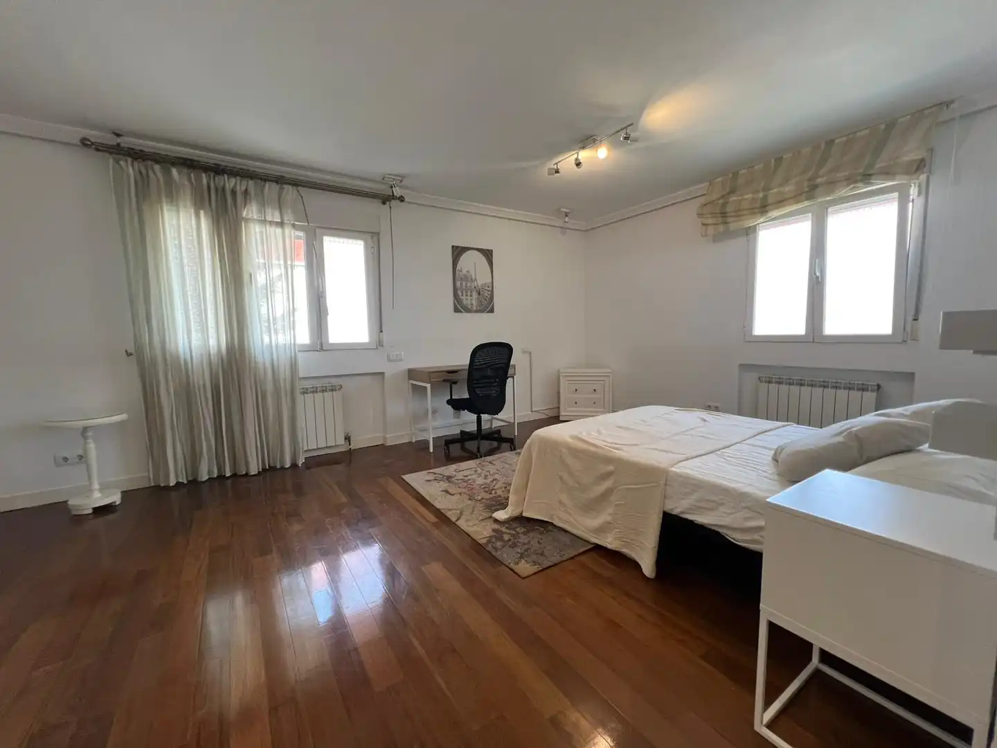 Habitación de Casa o chalet para compartir en  Madrid Capital con Calefacción, Terraza y Piscina