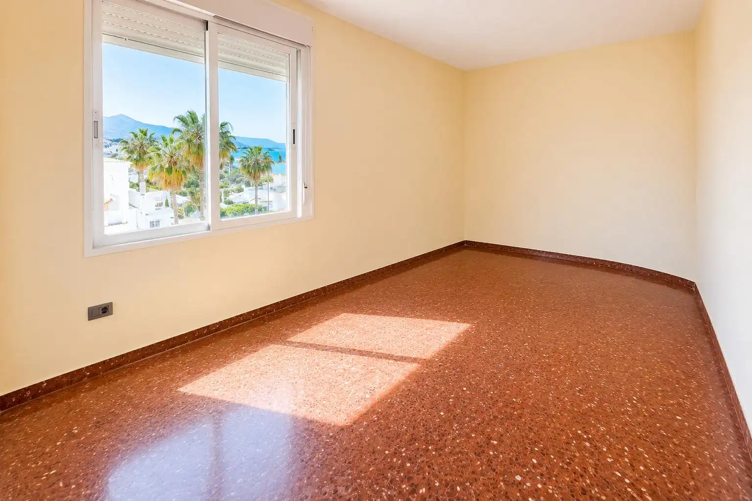 Habitación de Piso en venta en Vélez-Málaga con Terraza