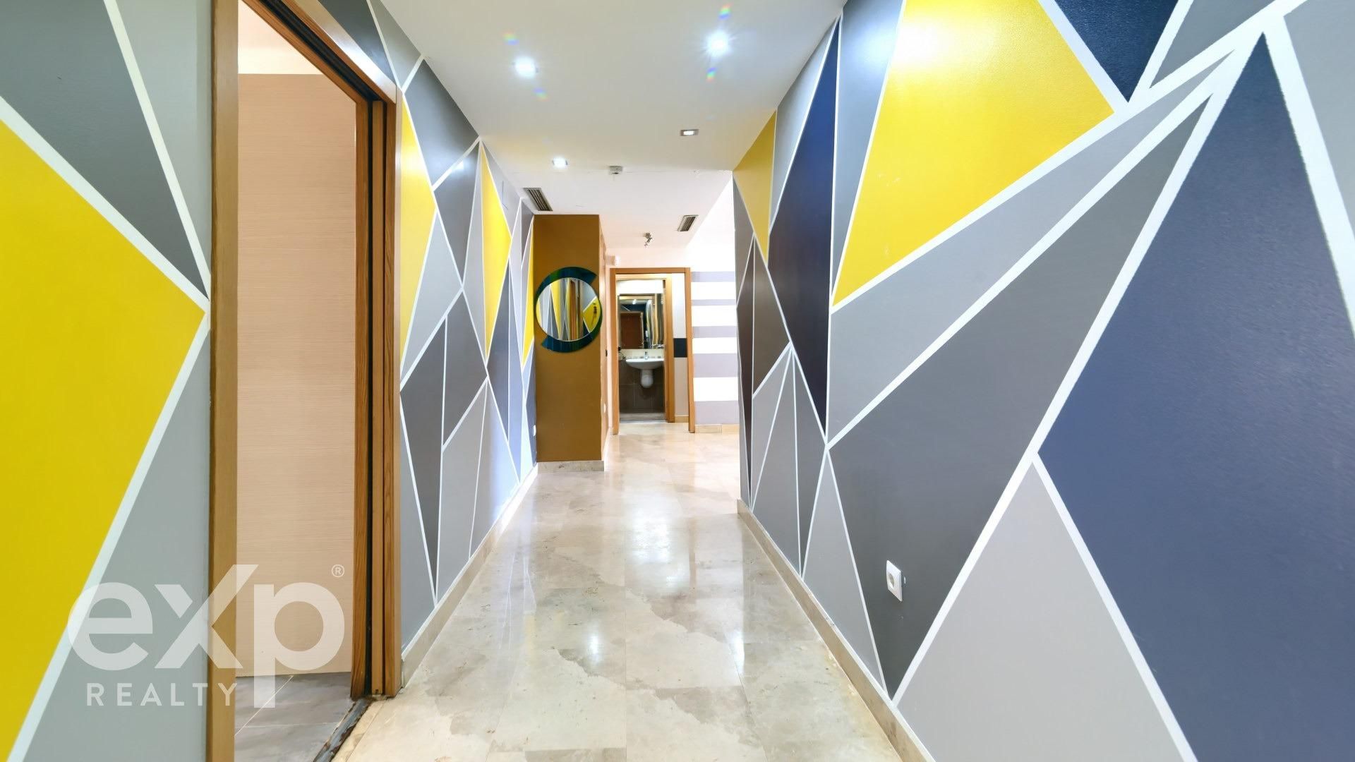 Flat for sale in Montroi / Montroy  with Storage room and Balcony