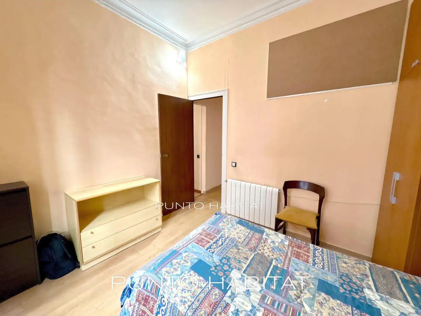 Bedroom of Flat for sale in Barcelona  with Air Conditioner, Heating and Parquet flooring