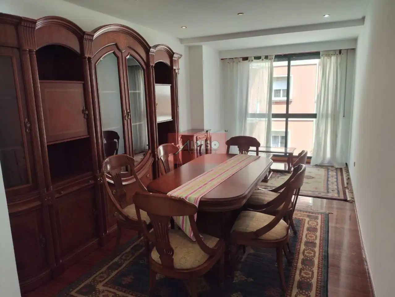Comedor de Piso de alquiler en Ourense Capital  con Calefacción, Parquet y Amueblado