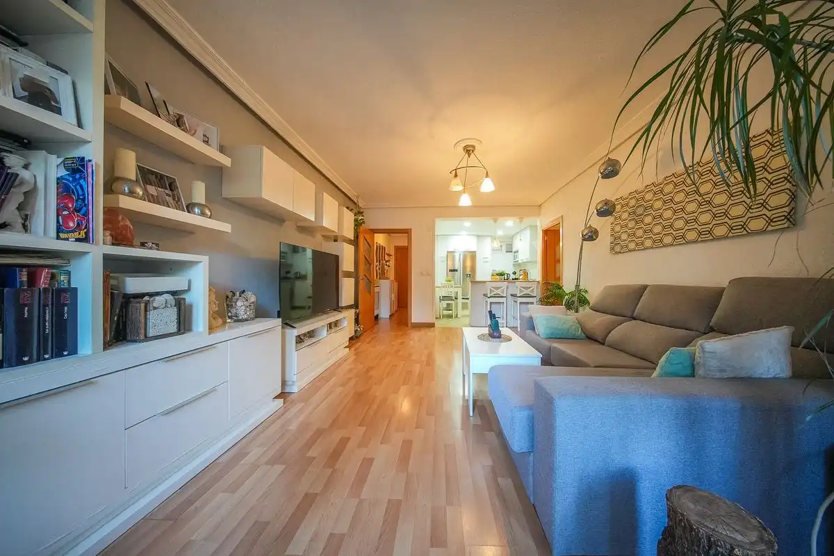 Sala de estar de Planta baja en venta en Móstoles con Calefacción, Jardín privado y Terraza