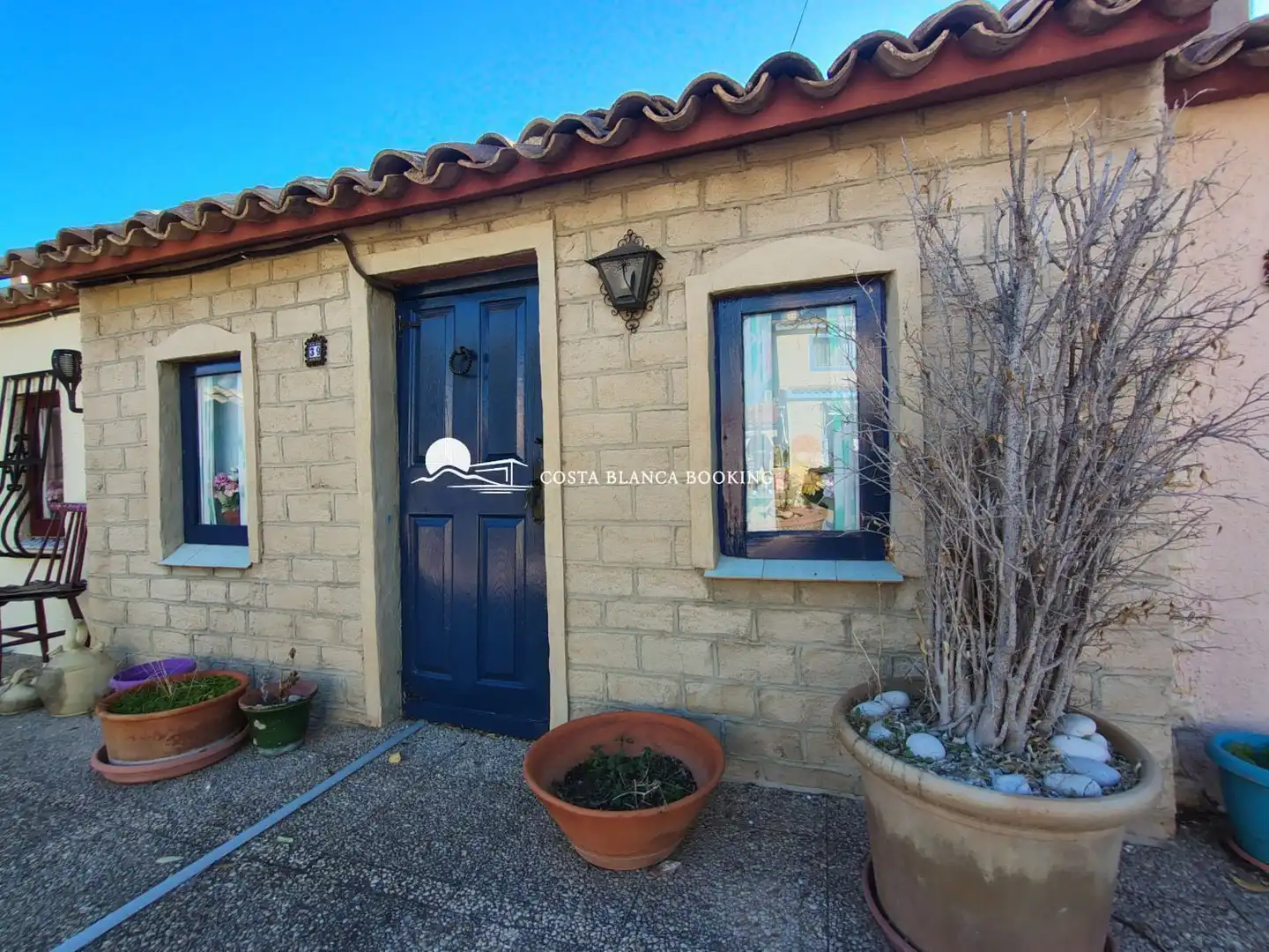 Vista exterior de Casa o xalet en venda en L'Alfàs del Pi amb Aire condicionat, Calefacció i Jardí privat