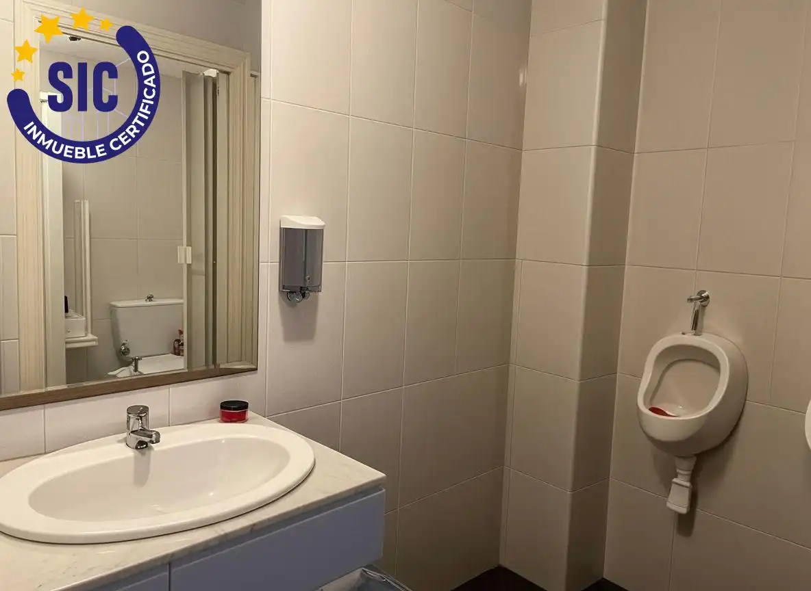 Baño de Local de alquiler en Moncada con Aire acondicionado y Terraza