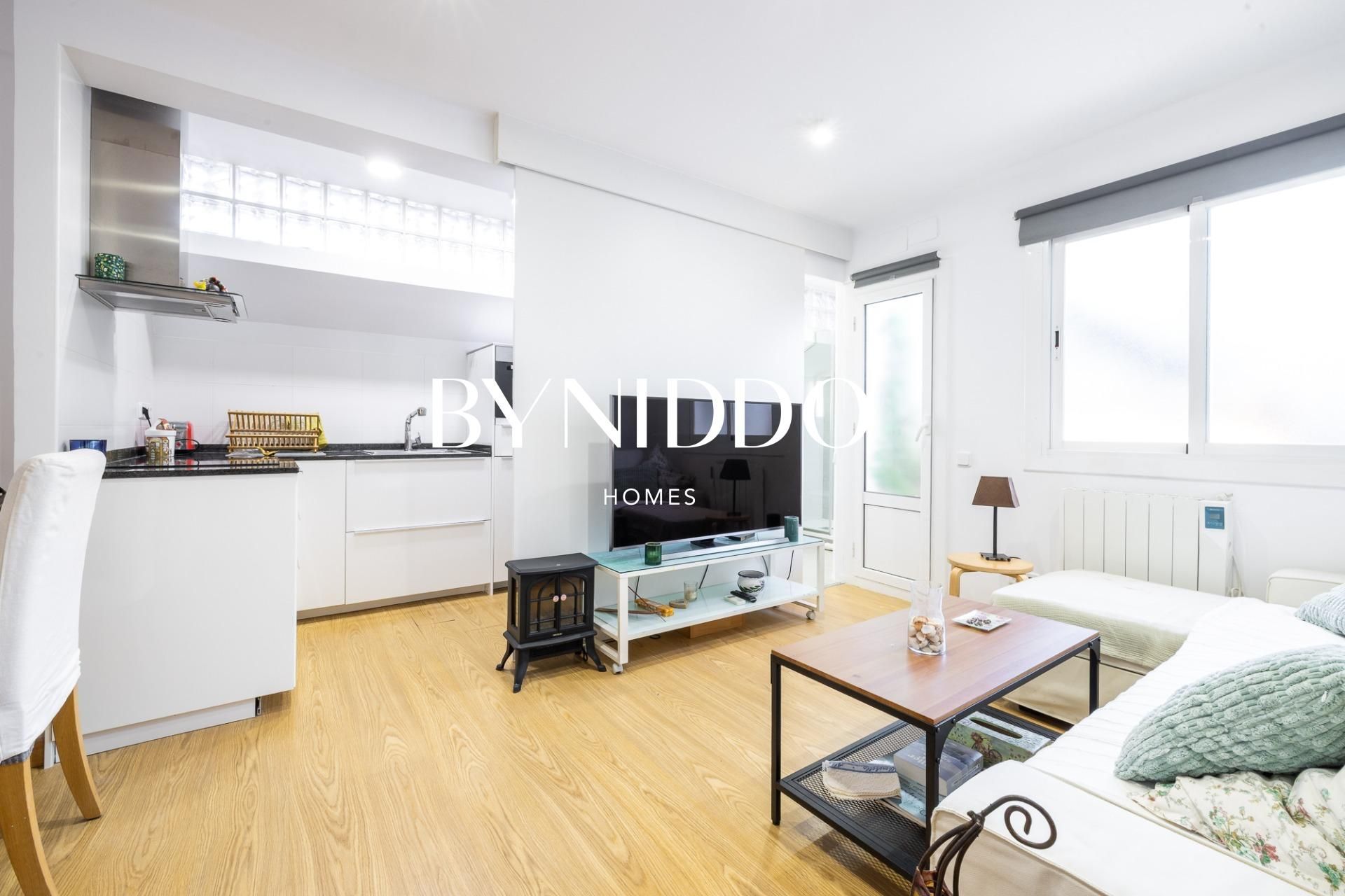 Vista exterior de Àtic en venda en Sant Cugat del Vallès amb Aire condicionat, Calefacció i Parquet