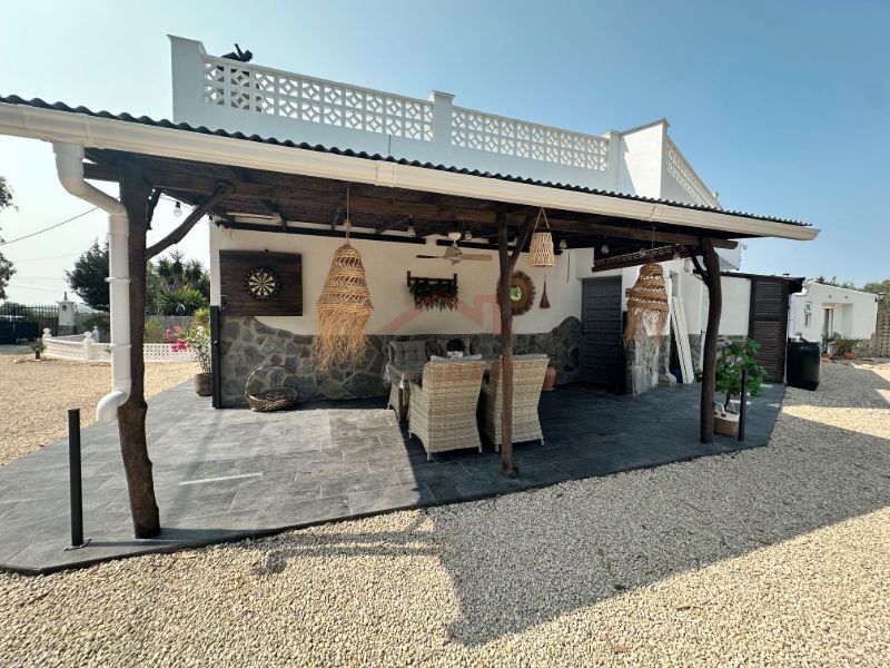 Terrace of House or chalet for sale in Elche / Elx  with Air Conditioner, Heating and Private garden