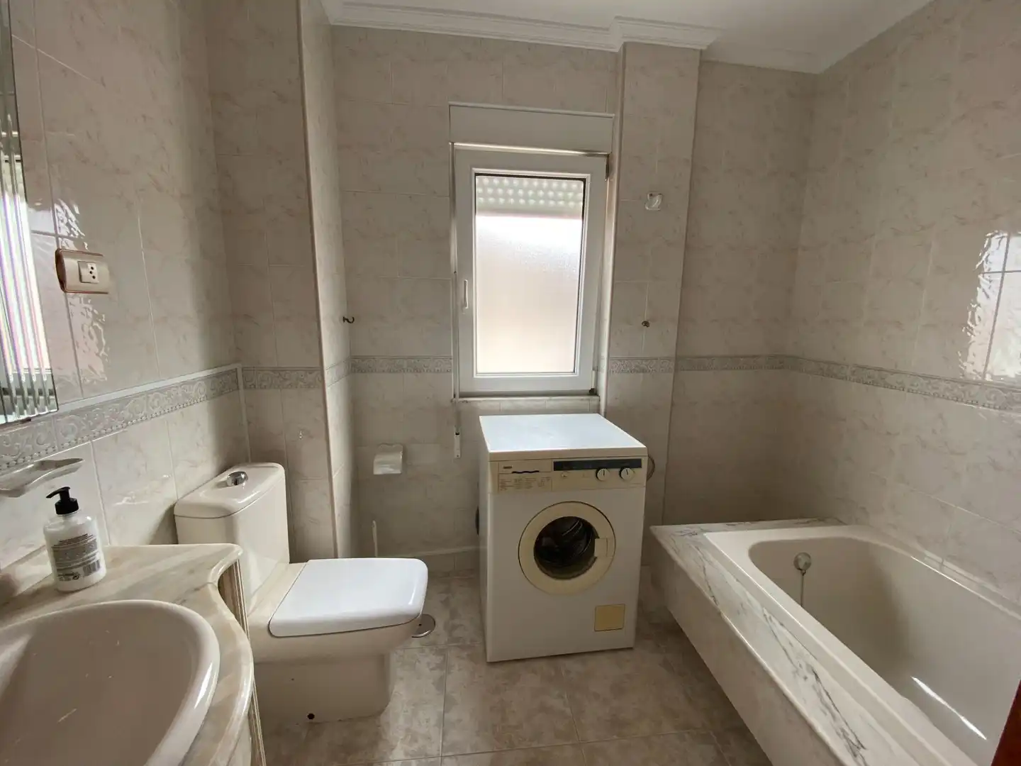 Baño de Piso en venta en Fisterra con Terraza, Trastero y Amueblado
