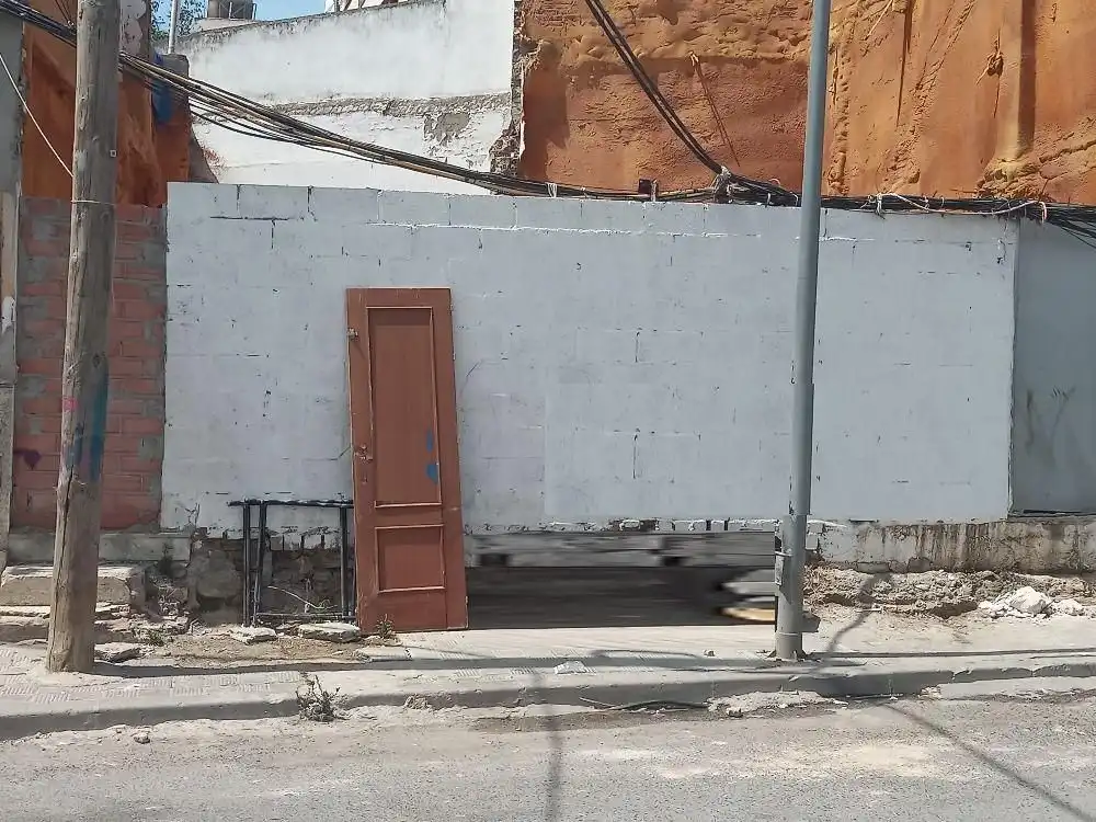 Terrenys i solars en venda a Calle Virgen de la Salud 74