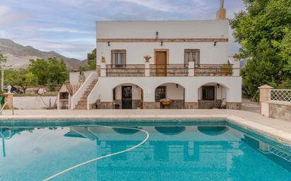 Vista exterior de Casa o xalet en venda en Dúrcal amb Aire condicionat, Terrassa i Piscina