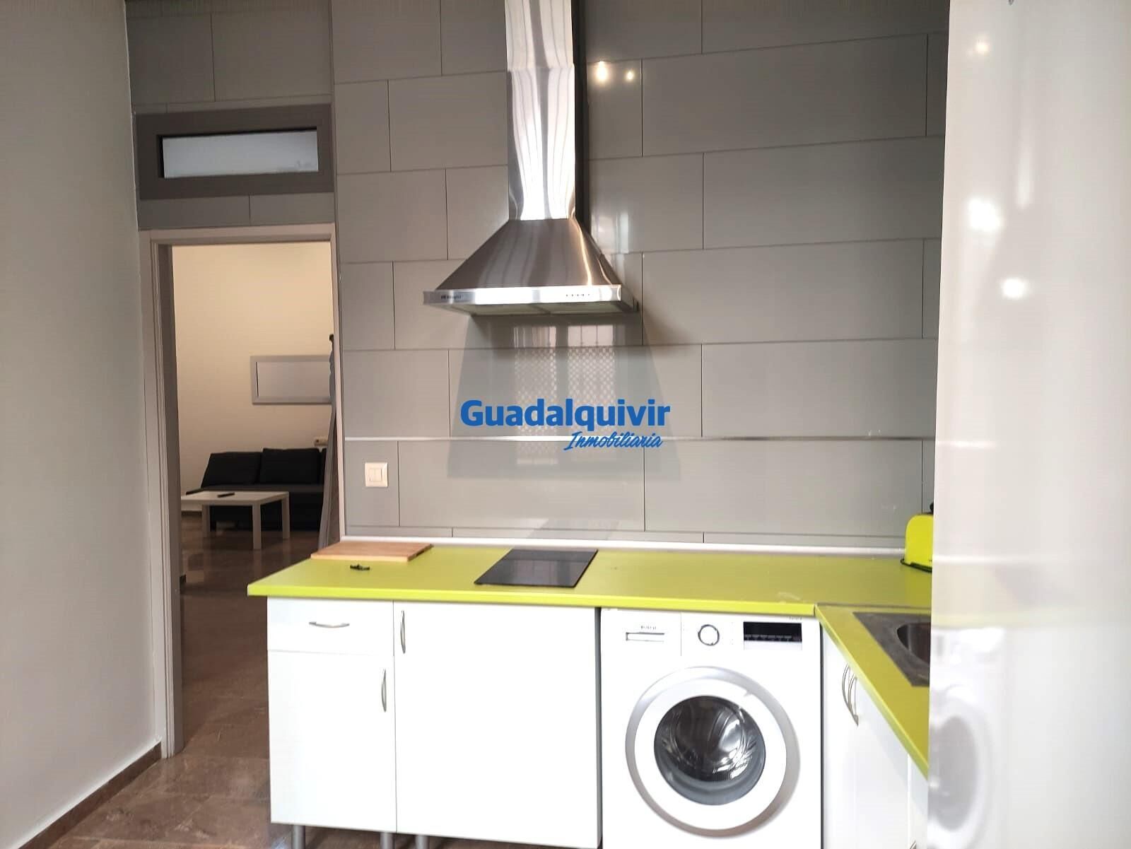 Kitchen of Flat to rent in  Sevilla Capital  with Air Conditioner and Balcony