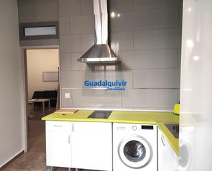 Cuina de Pis de lloguer en  Sevilla Capital amb Aire condicionat i Balcó
