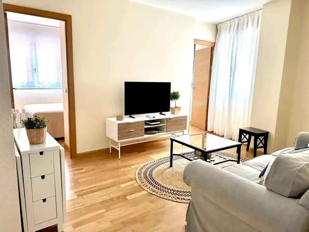 Living room of Flat for rent in Marbella  with Air Conditioner, Furnished and Internet