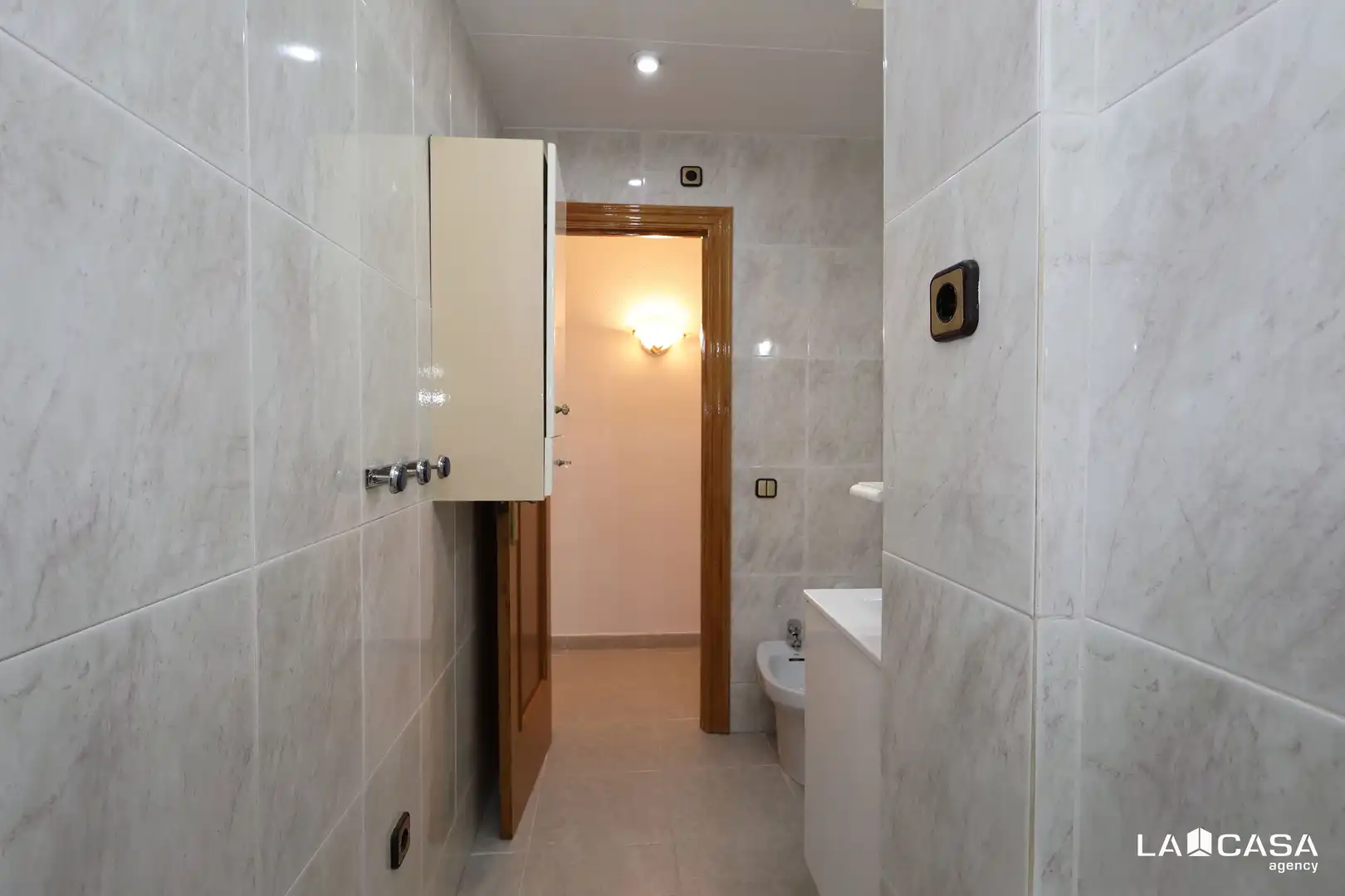Badezimmer von Wohnung zum Verkauf in L'Hospitalet de Llobregat mit Balkon