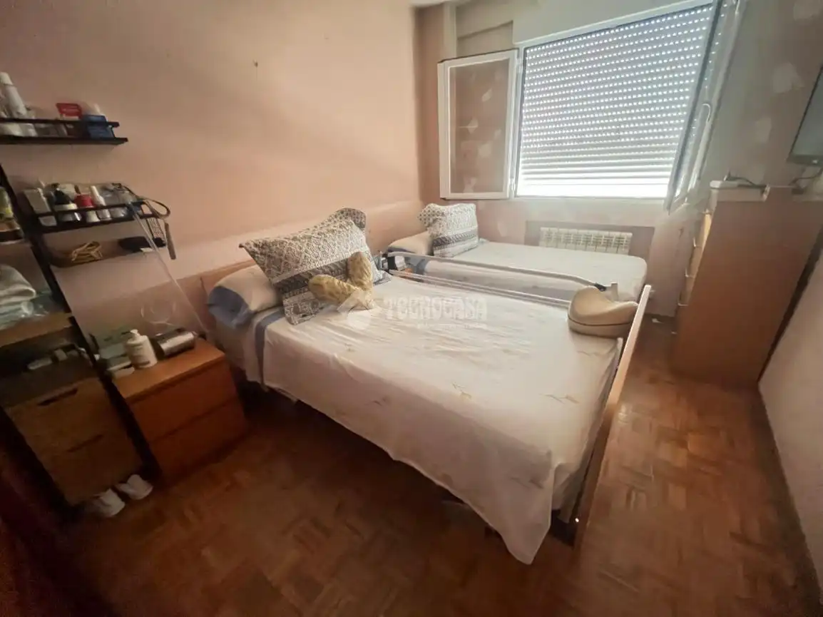 Habitación de Piso en venta en Humanes de Madrid con Calefacción, Terraza y Piscina comunitaria