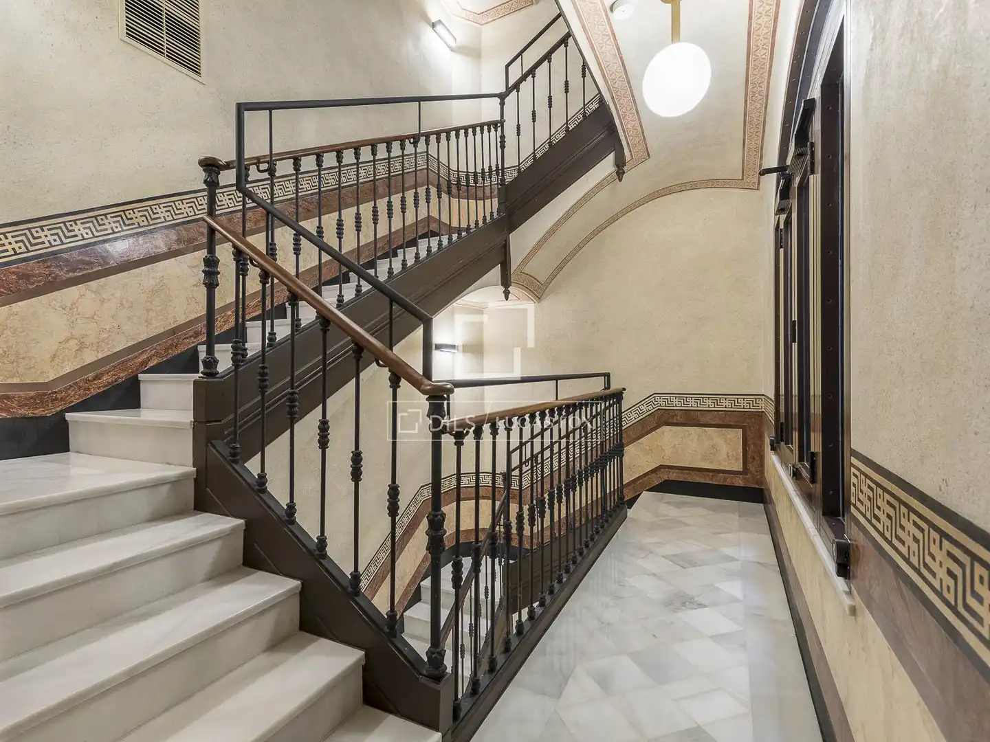 Flat for sale in Barcelona  with Air Conditioner, Heating and Parquet flooring