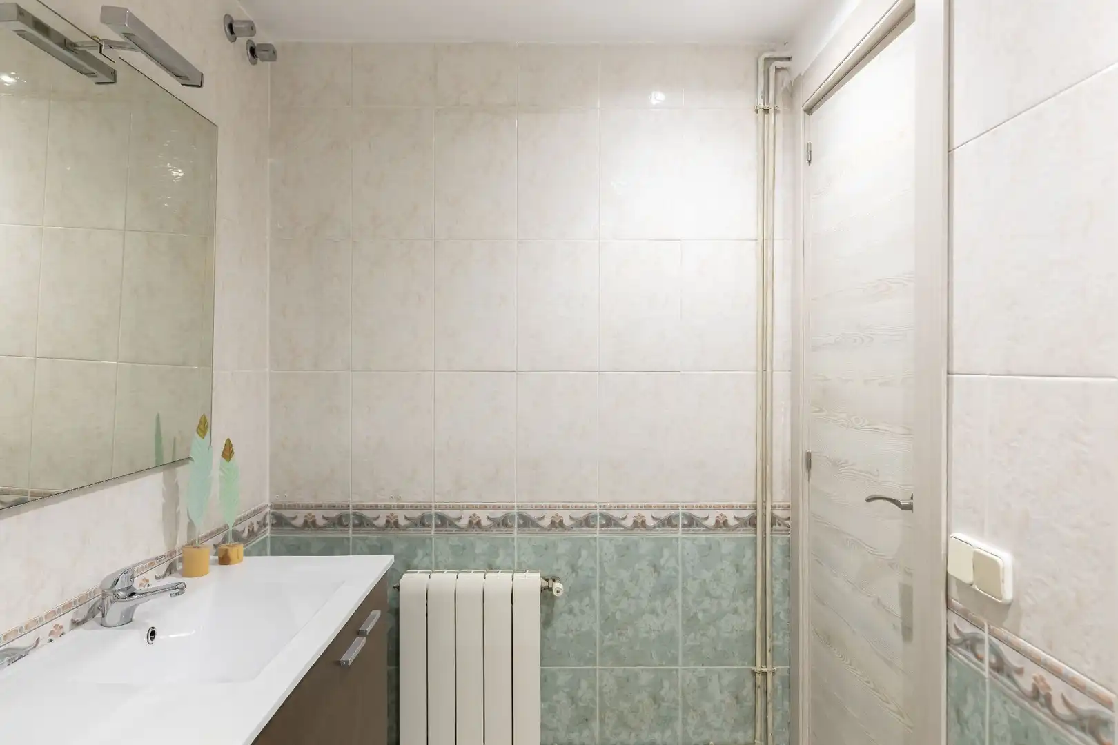 Bathroom of Flat for sale in Can Borrell