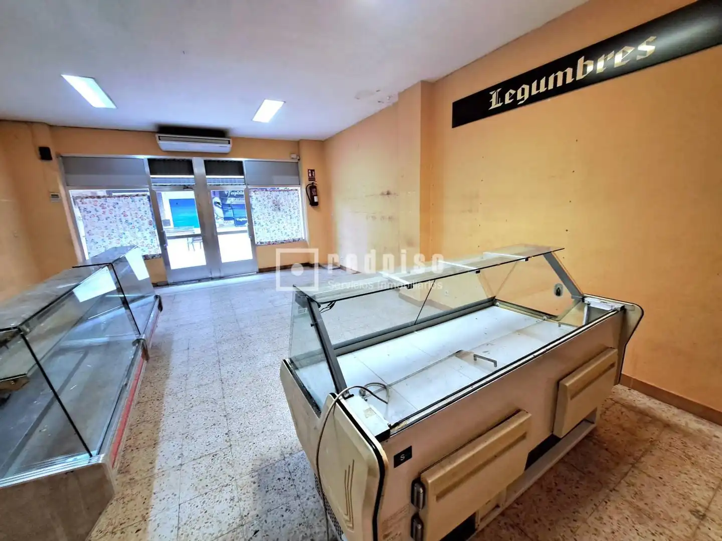 Commercial properties for sale in Talavera de la Reina  with Air Conditioner