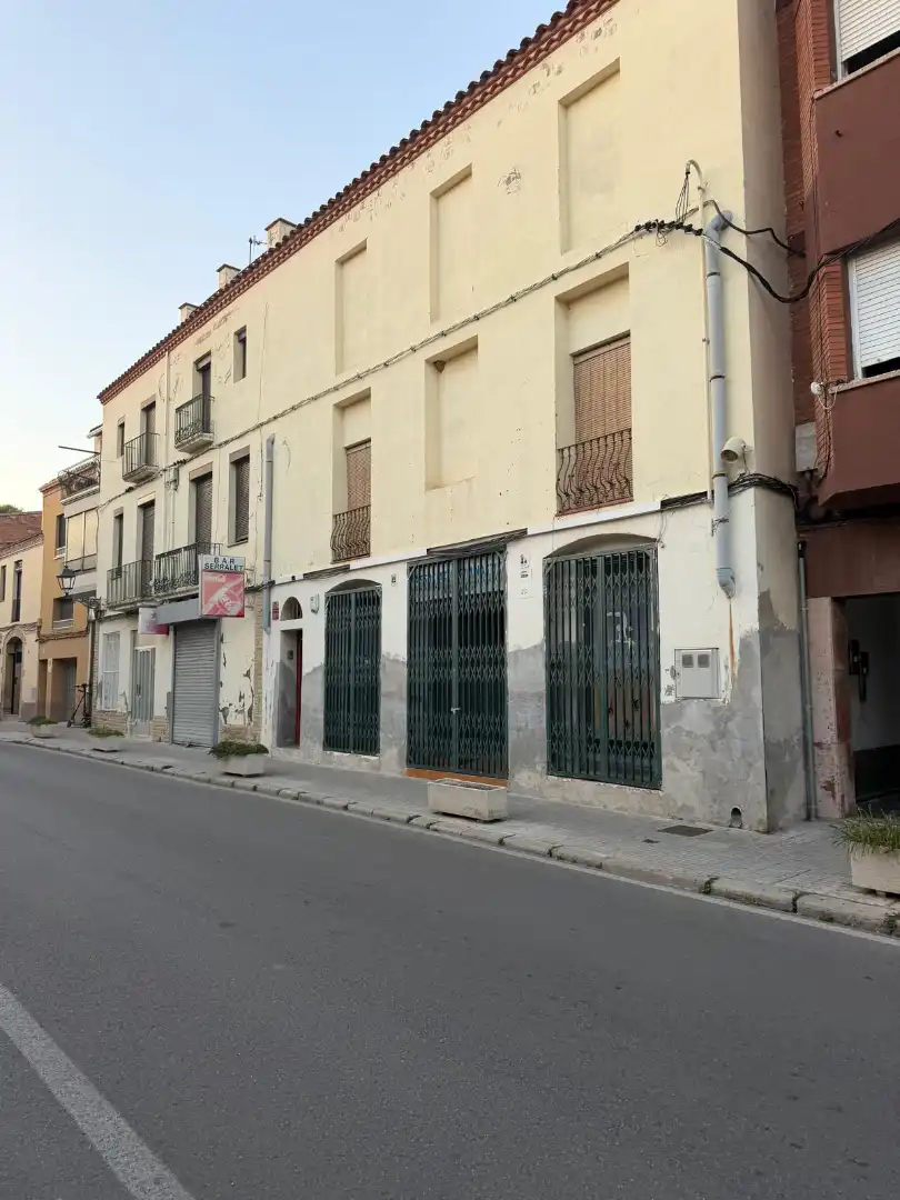 Vista exterior de Edifici en venda en Masquefa, Barcelona