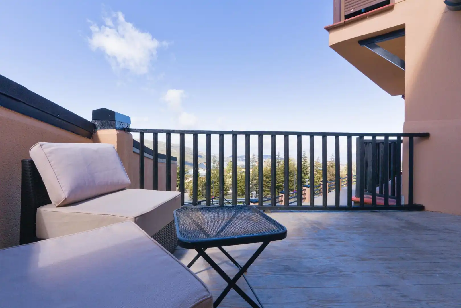 Terraza de Apartamento en venta en Sierra Nevada con Terraza, Trastero y Amueblado