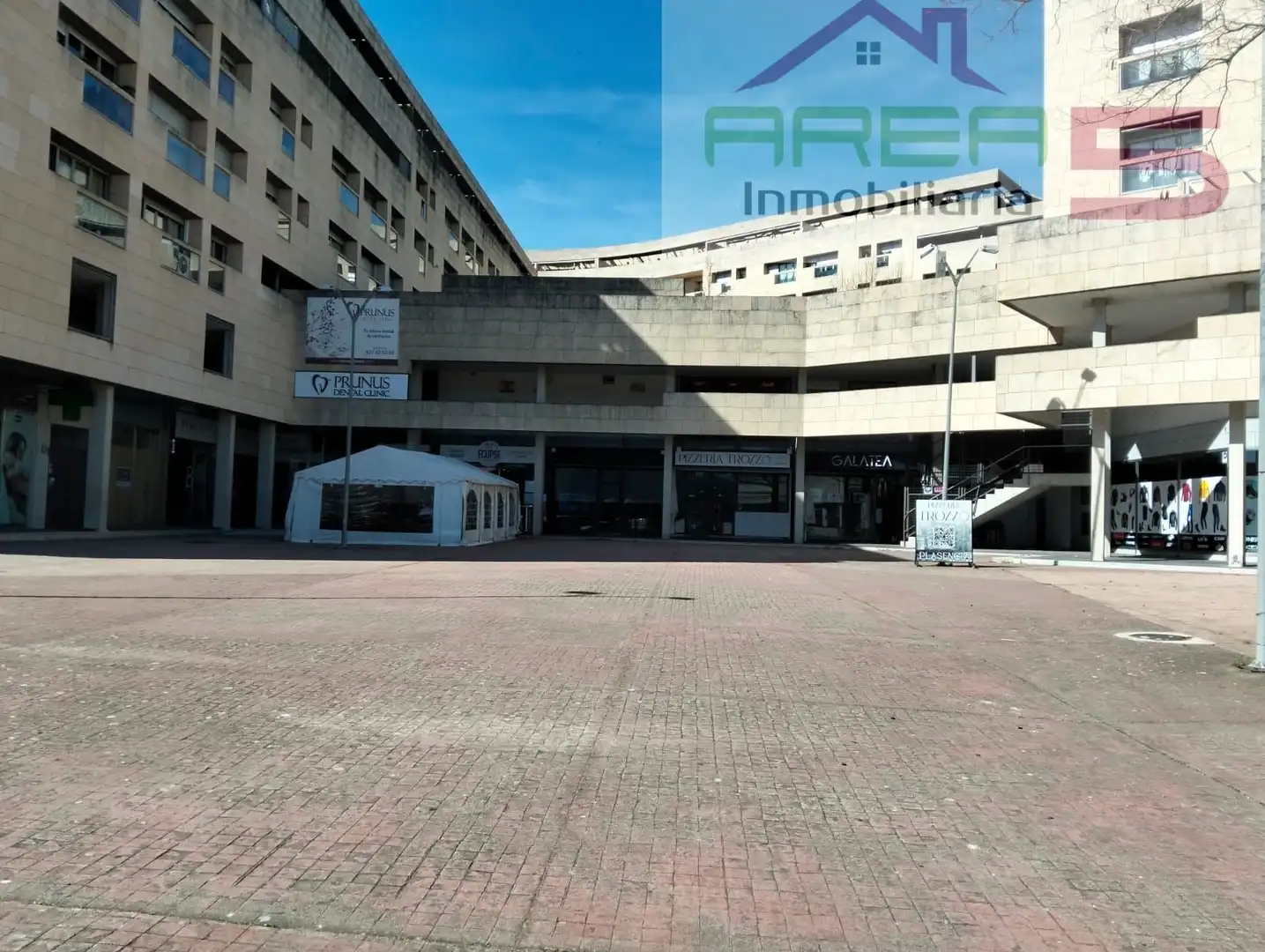 Business premises for sale in Miralvalle - Av. Virgen del Puerto - La Data