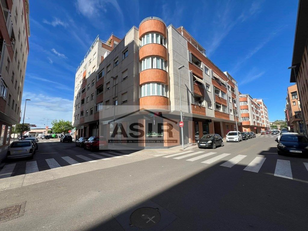Exterior view of Garage for sale in Alzira