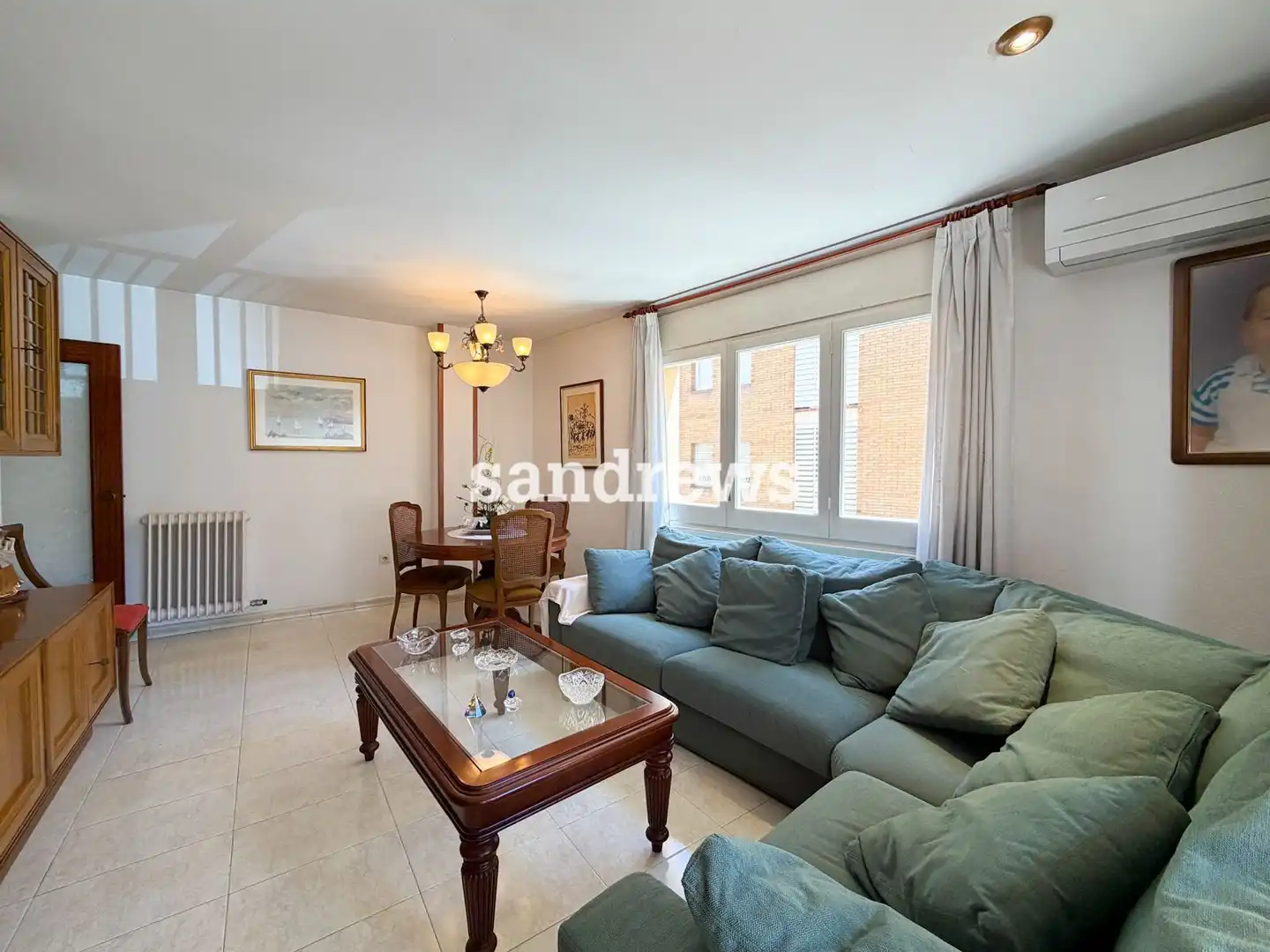 Living room of Flat for sale in Figueres  with Air Conditioner and Heating