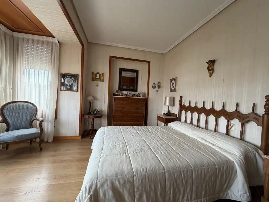 Schlafzimmer von Dachboden zum Verkauf in Segorbe