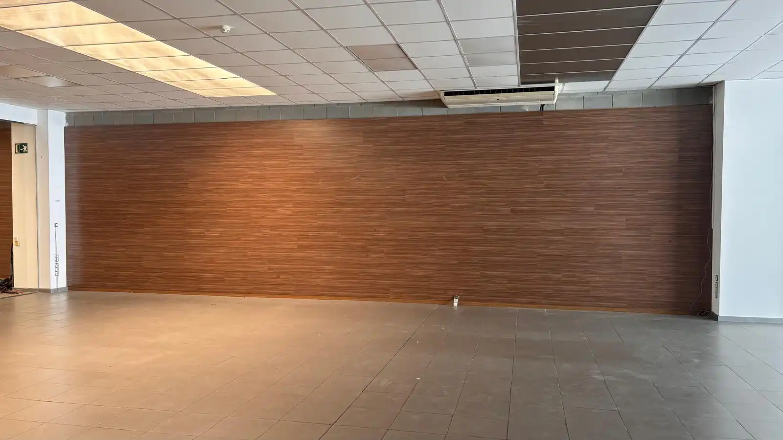 Industrial building with lift to rent in Avinguda del Maresme 64, imagen 10