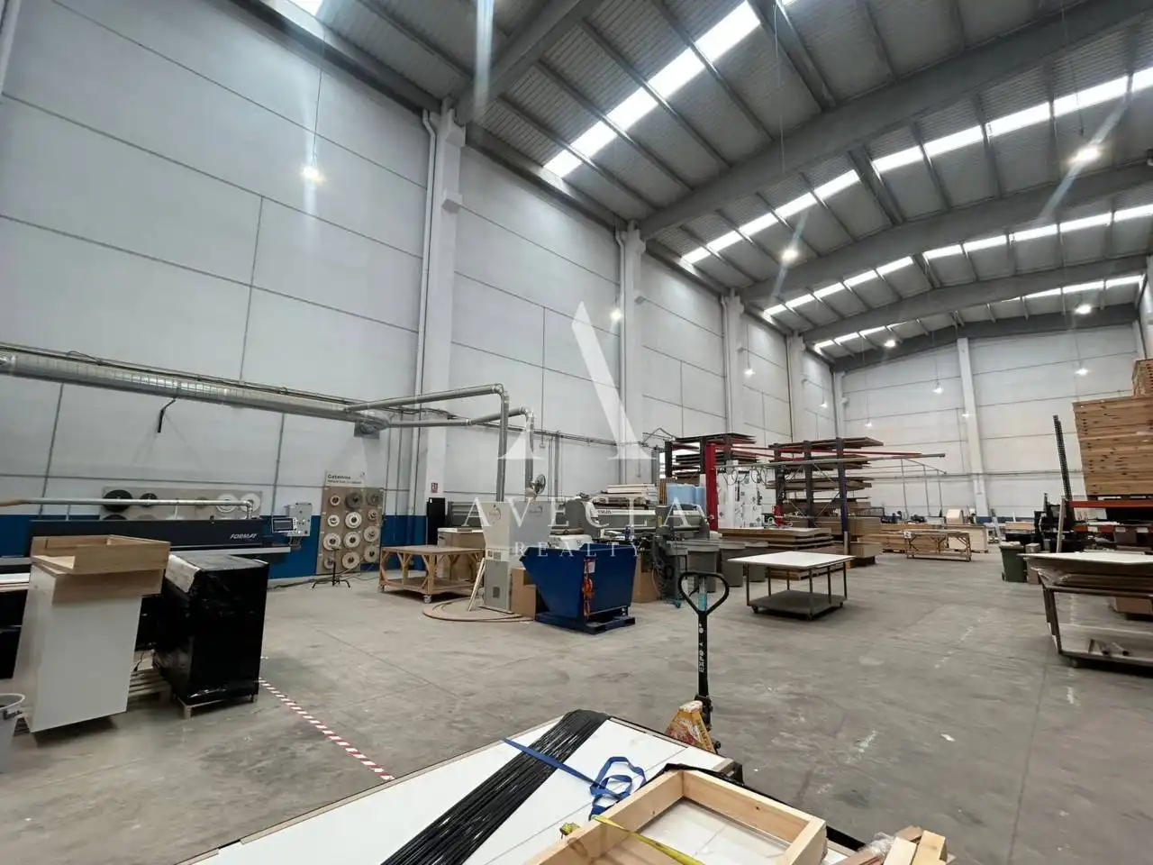 Nave industrial de alquiler en Montcada i Reixac