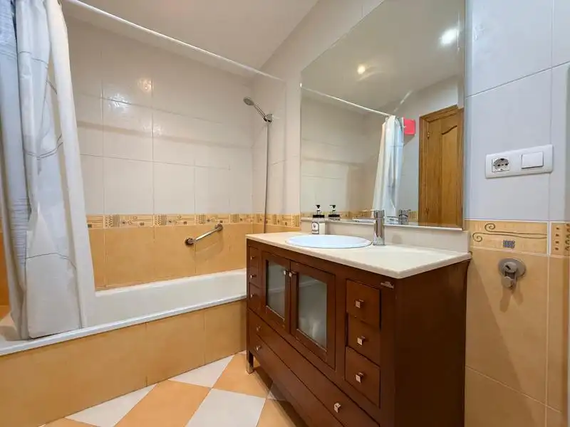 Baño de Piso en venta en Valladolid con Calefacción y Balcón