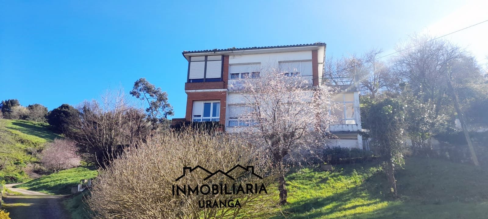 Exterior view of House or chalet for sale in Laredo  with Private garden and Storage room