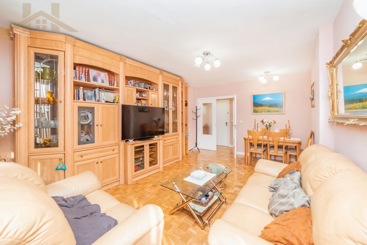Living room of Flat for sale in Alcobendas  with Air Conditioner, Heating and Private garden