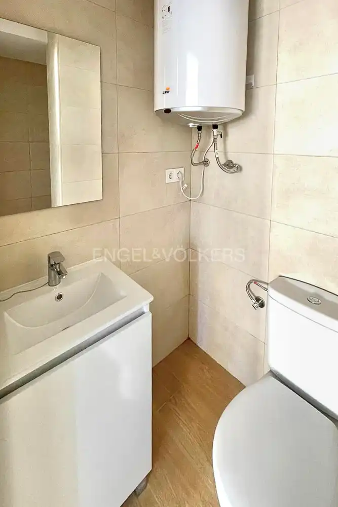 Baño de Piso en venta en Valencia con Calefacción y Balcón