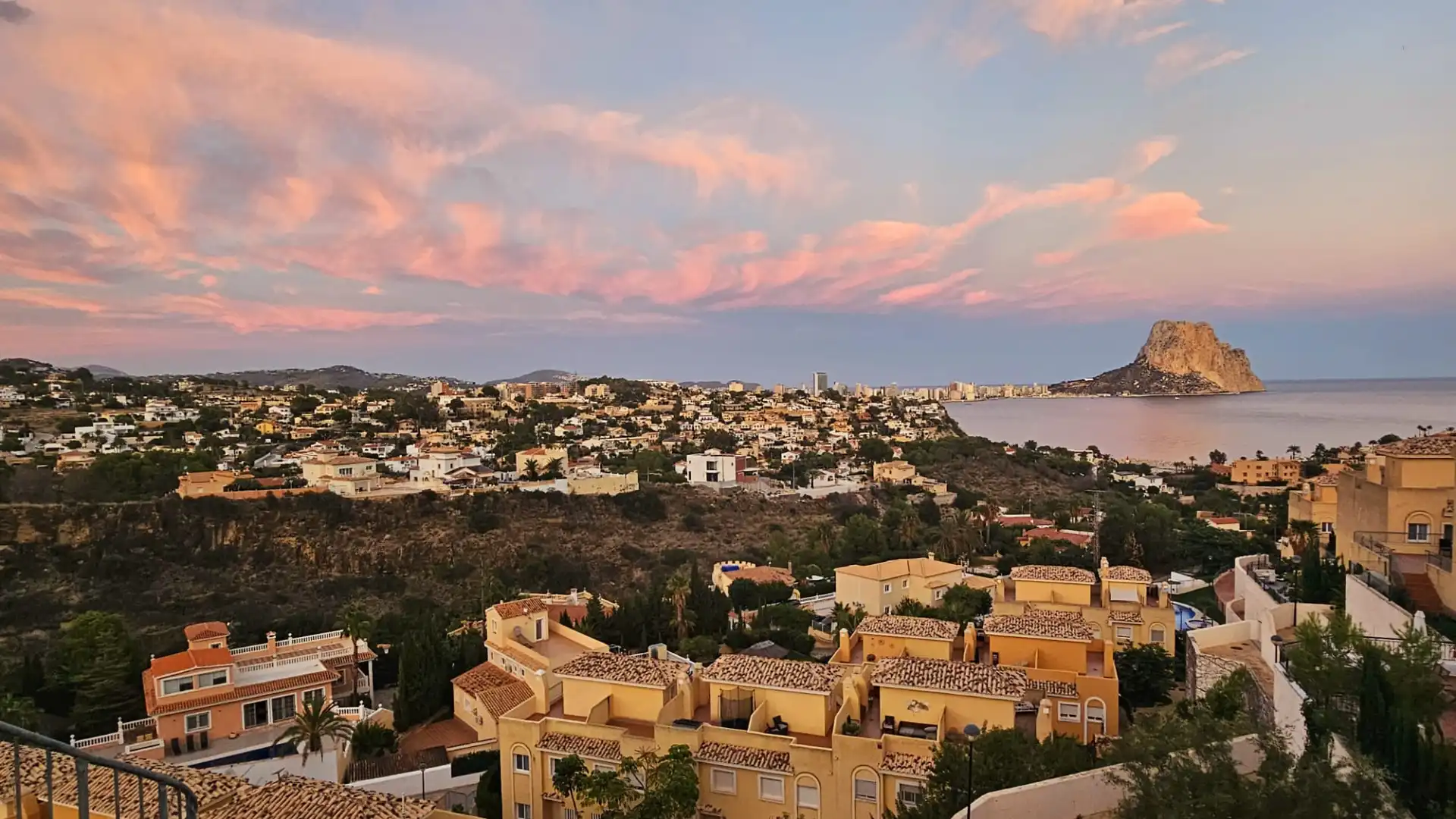 Vista exterior de Casa adosada en venta en Calpe / Calp con Aire acondicionado, Terraza y Amueblado