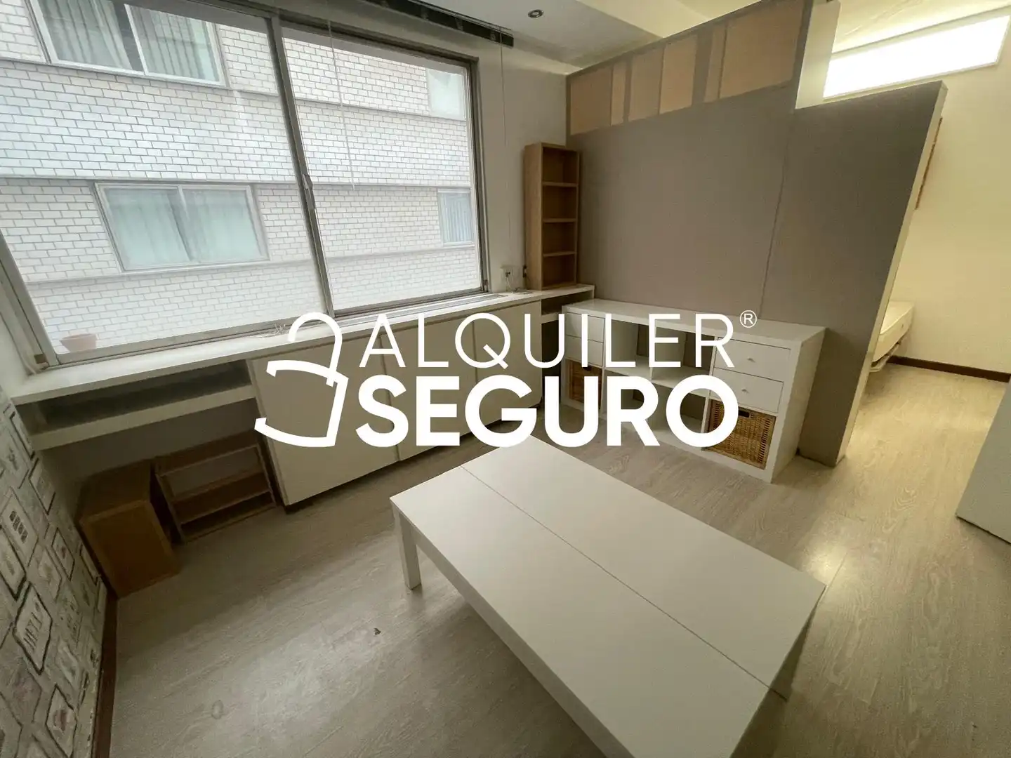 Flat for rent in Madrid  with Air Conditioner, Heating and Furnished